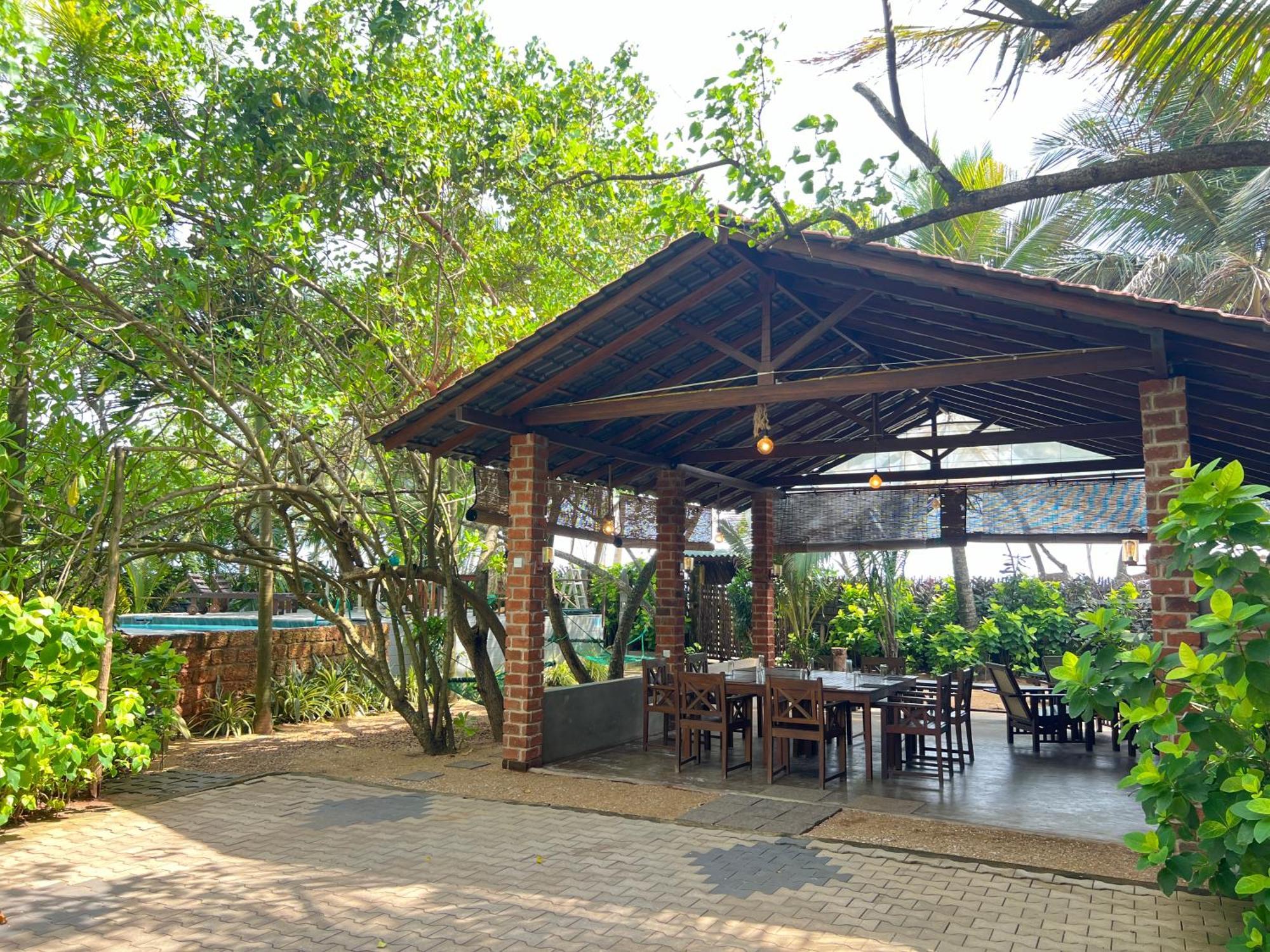 Lohas Beach Resort Villa Kalutara Exterior photo