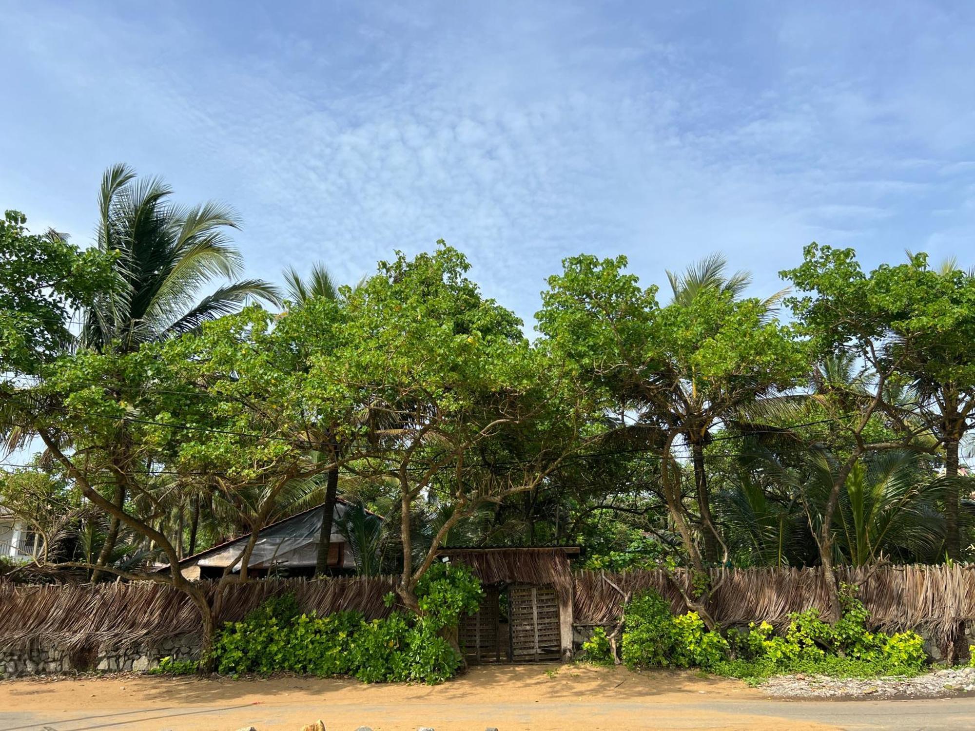 Lohas Beach Resort Villa Kalutara Exterior photo