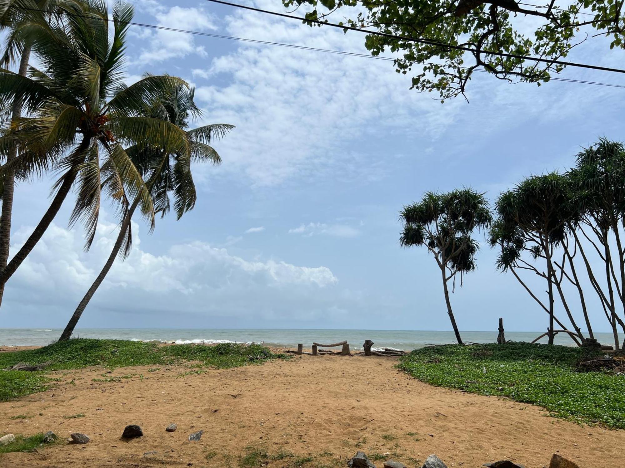 Lohas Beach Resort Villa Kalutara Exterior photo